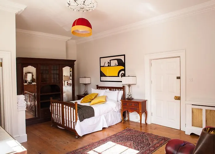 The Historical Harcourt Suites